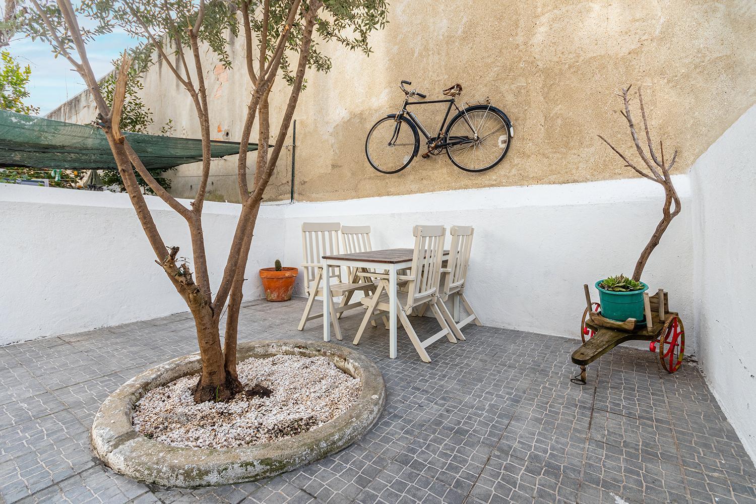 Spacious With Terrace At Graca Lejlighed